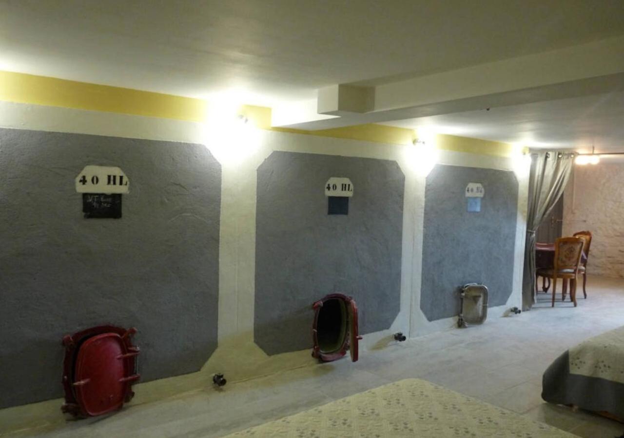 Le Logis Du Livier Hotel Saint-Georges-sur-Layon Ruang foto