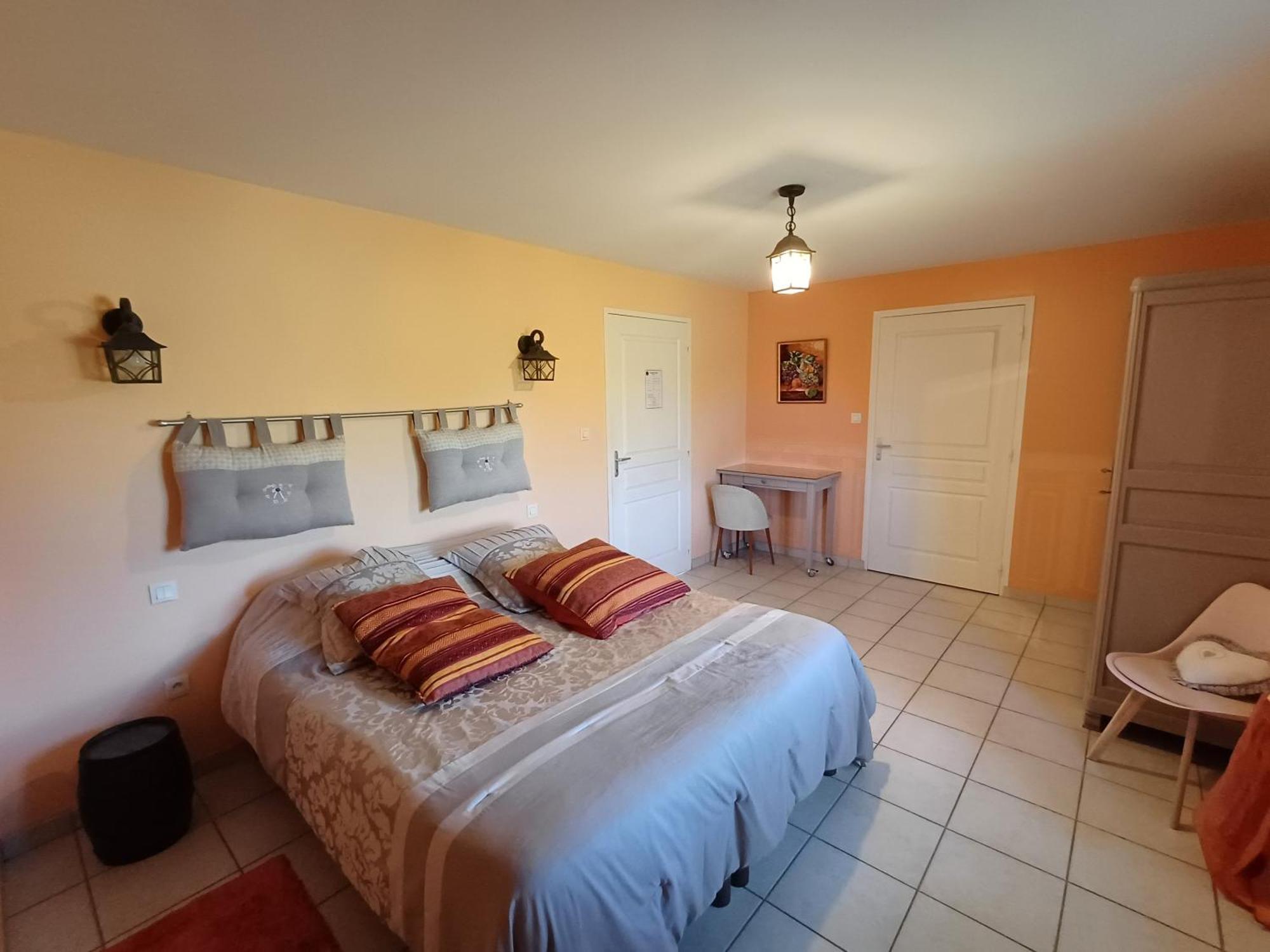 Le Logis Du Livier Hotel Saint-Georges-sur-Layon Ruang foto
